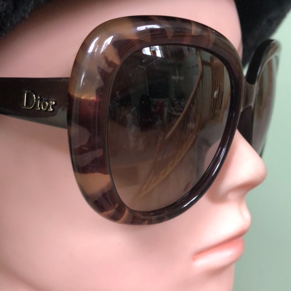 Dior Oversized Sunglasses - Picture 4 of 12